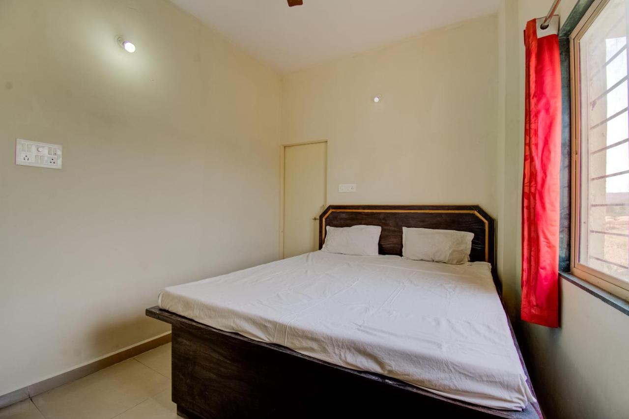 Spot On Sri Srinivasa Lodge Kurmannapalem Extérieur photo