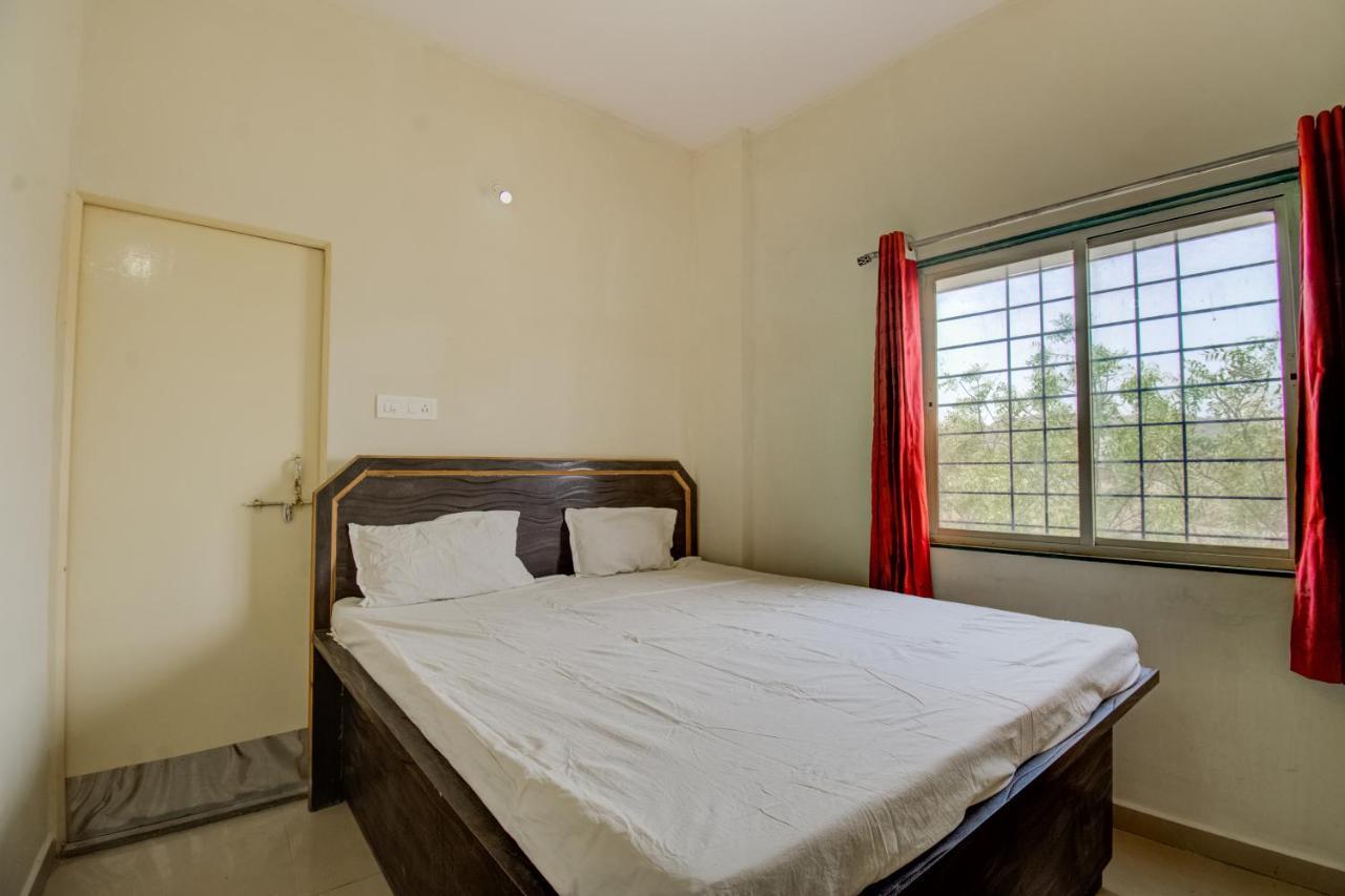 Spot On Sri Srinivasa Lodge Kurmannapalem Extérieur photo